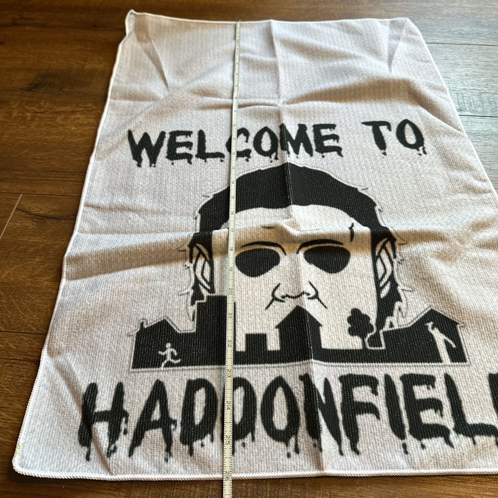 Michael Myers Towel - Picture 3 of 5